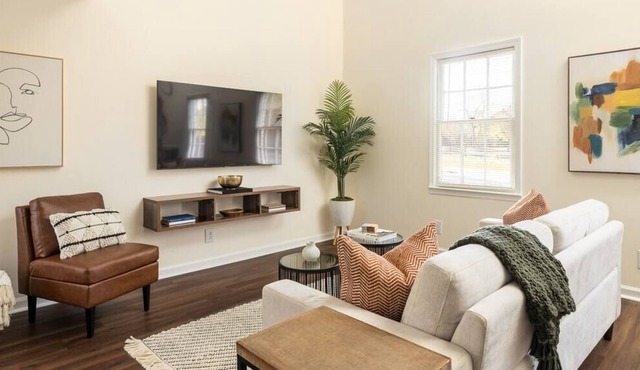 Adorable One Bedroom Loft Oasis in Chatt Hills, GA