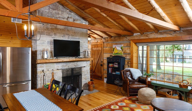 Adorable Pet Friendly Cottage in the Heart of Ephraim! Great WiFi