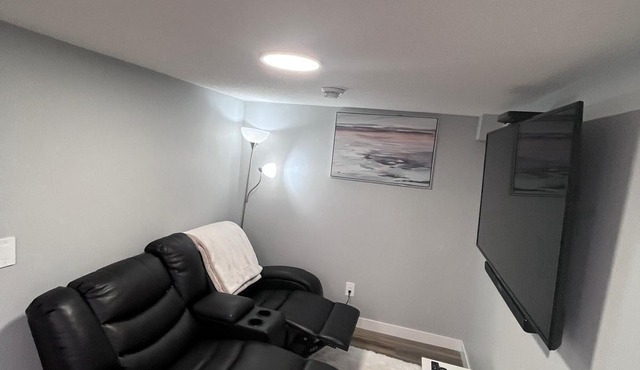 Adorable Private Suite in Seton SE, Calgaryn