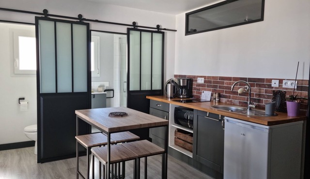 Adorable quiet cottage near the sea