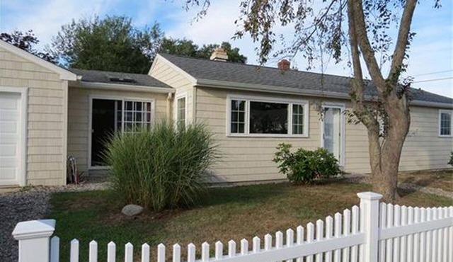 adorable ranch in beach community