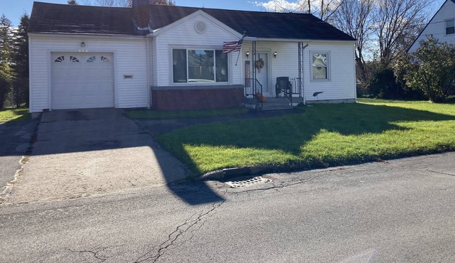 Adorable roomy, Cozy Ranch. Home away from home. Close to Cooperstown, 40min.