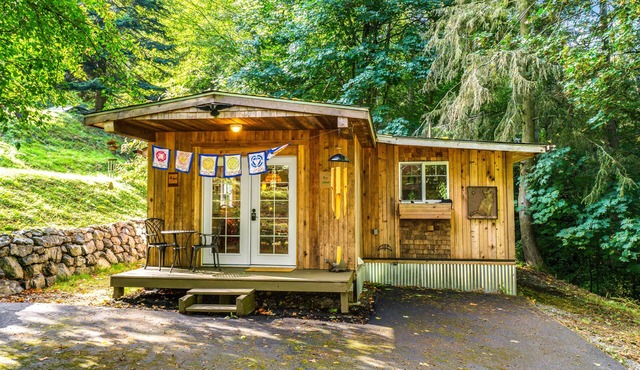 Adorable Single-Level Cottage with Free WiFi, Full Kitchen, & Furnished Porch