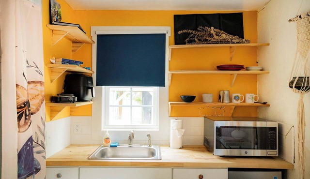 Adorable Solo-Traveler Retreat