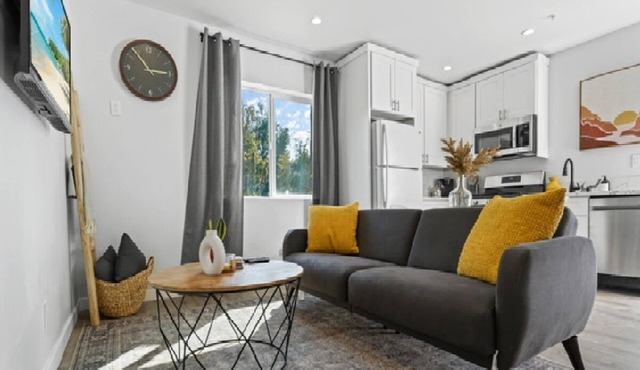 Adorable studio close to DTLA