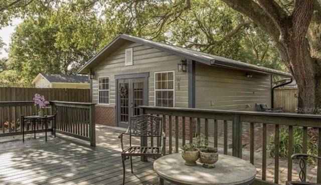 Adorable Studio Guesthouse/Bungalow in Downtown Tampa