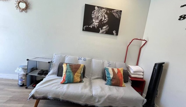 Adorable studio with AC in San Gabriel