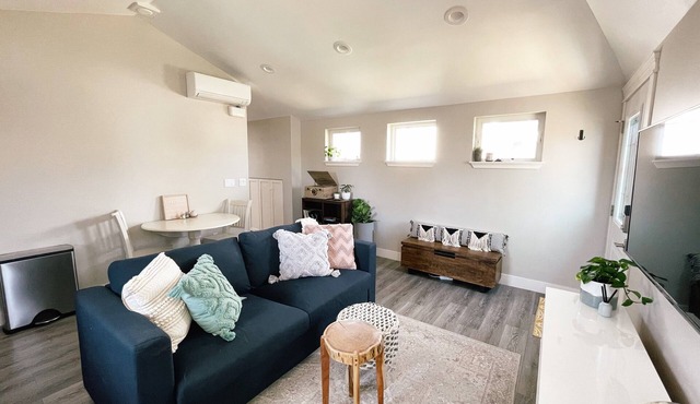 Adorable Two-Bedroom Carriage House with Patio