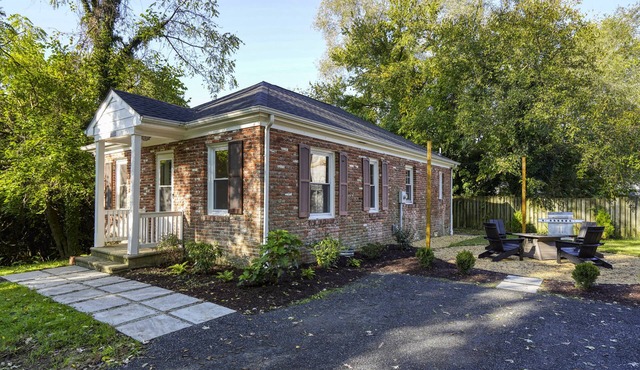 Adorable two-bedroom retreat close to Easton, Denton, Centreville