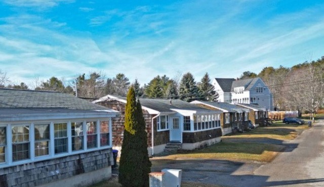 Adorable, two-bedroom, one-bathroom condo, two short blocks from the beach!