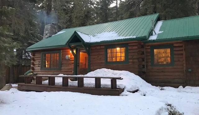 Adorable updated cabin walking distance to the lake!