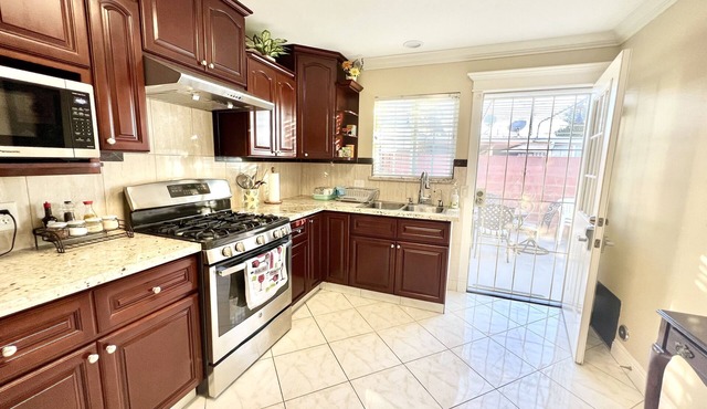 Adorable vacation unit near Disneyland