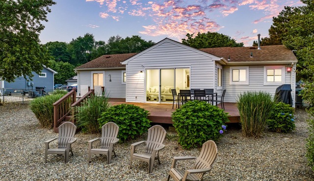 Adorable waterfront home in Beach Haven West w/stock tank pool & dock!