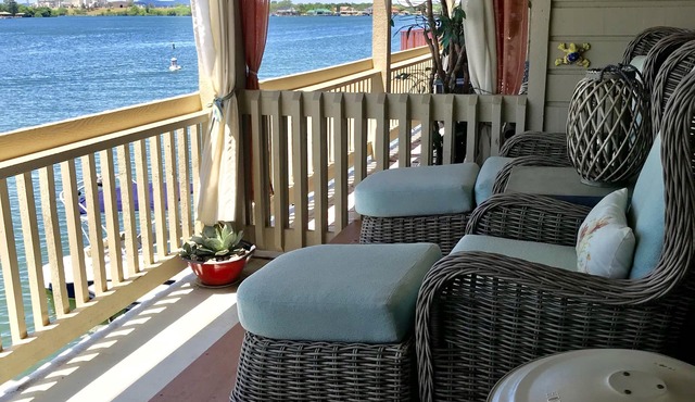 Adorable waterfront condo, private docks, and bring the dog!