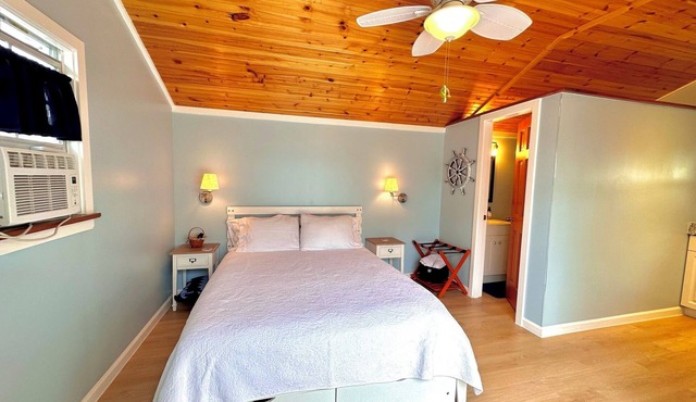 Adorable Waterfront guest house