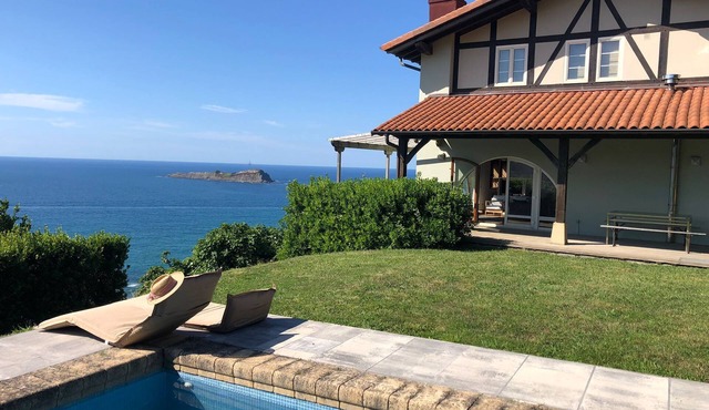 Adosado en la Costa con Excelentes Vistas al Estuario de Urdaibai