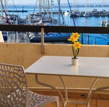 Adoya plage Studio cabine vue port et mer