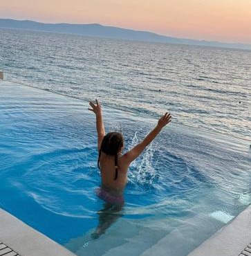ADRIA MIRIS apartments