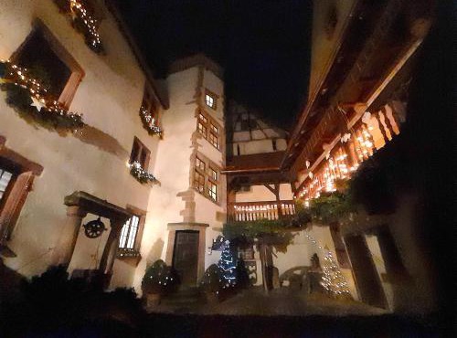 ADRIHOF à Riquewihr, Cour de l'Abbaye d'Autrey