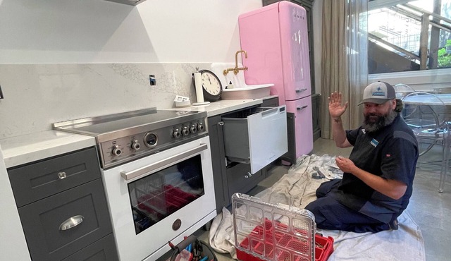 ADU~Who will be my first guest?