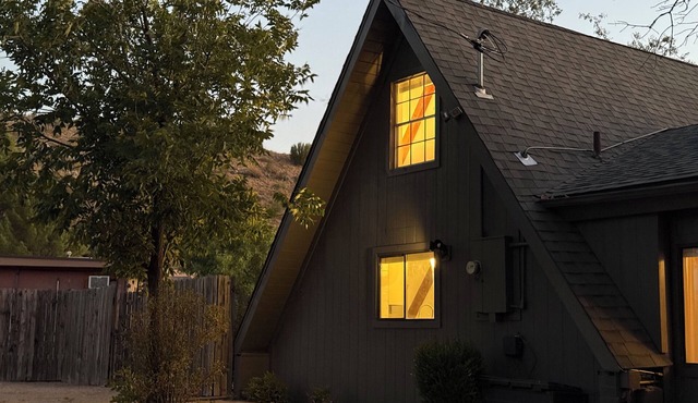 Adventure A-Frame w King Bed, Fire-pit, Grill near Sedona & Arizona wine country