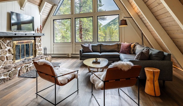 Adventure Awaits! Cozy Aframe 5 Min to Breck.