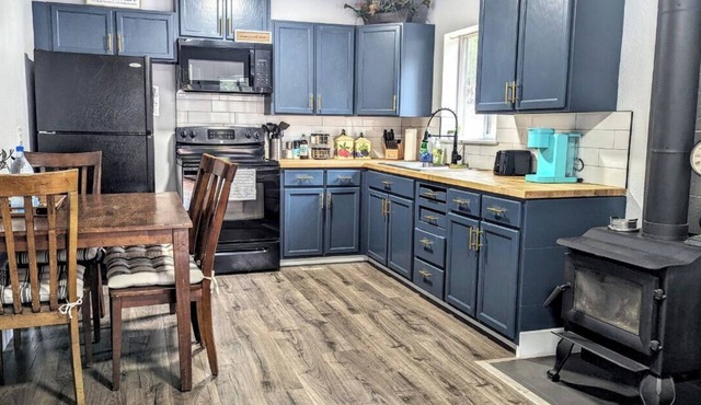 Adventure Awaits: Newly Renovated Cabin Just Minutes Away from Outdoor Fun