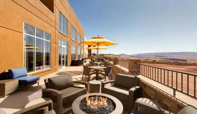 Adventure Awaits! Relax in Comfort Near Horseshoe Bend | Breakfast Included