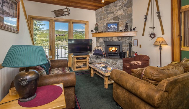 Adventure Awaits! Ski-In/Out Big Sky Townhome by Lake Levinsky & Bear Back Lift