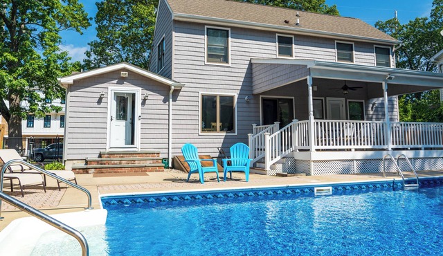 Adventure Awaits: A Charming home nestled between Ocean waves and River Breezes