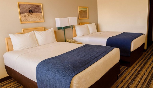 Adventure Awaits! 3 Units Near Navajo Nation Zoo and Botanical Park! W/Pool!