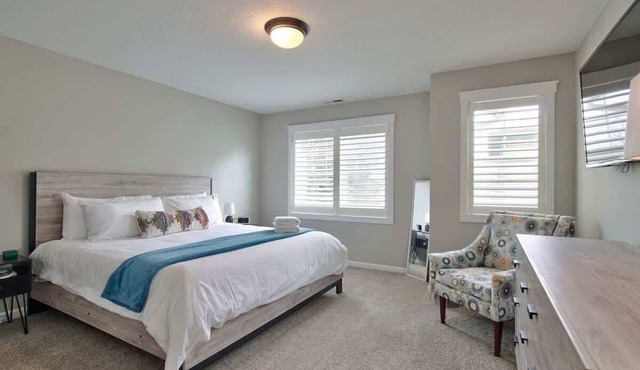 Adventure Awaits - Wine country oasis w Cozy deck