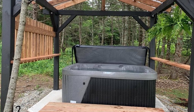 Adventure Cabin too! nCosy cabin on lake edge