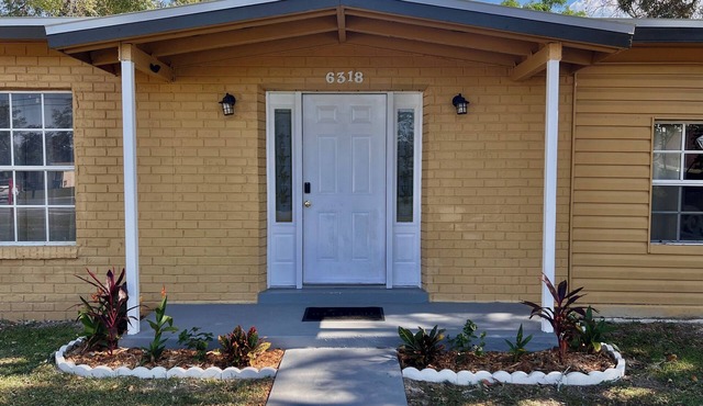 Adventure Coast 4/2, Big Yard