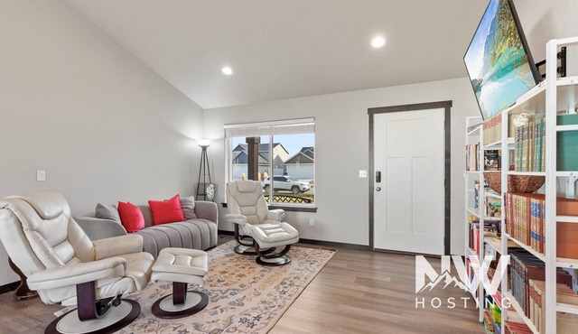 Adventure Days, Cozy Nights—Stay & Play!