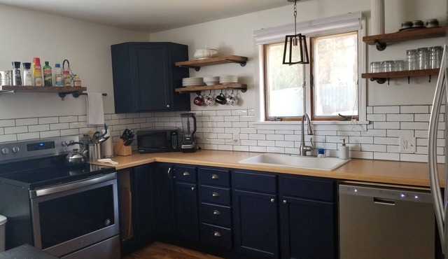 Adventure House: Fully Stocked Kitchen 5 mins from Michigan Tech