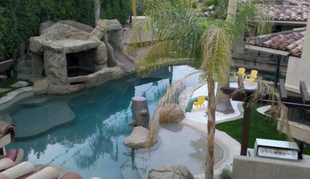 ADVENTURE! POOL with a LAZY RIVER! SLIDE & SWIM UP BAR.