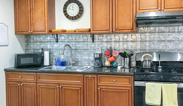 Adventure & Relax "Lee's Harbor Inn Unit B"