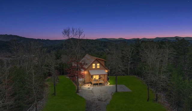 Adventure & Relaxation:Rafting, Hiking & S’mores!