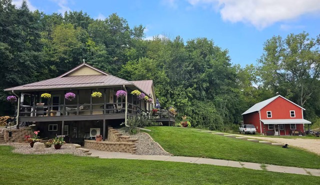Adventure Time: Cozy Accessible Cabin + Trail Access