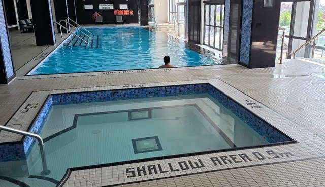 Aesthetic 1 bedroom Apartment with gym and indoor pool