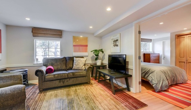 Aesthetically Elegant Downstairs Unit In Oakland 1 Bedroom Apts by RedAwning