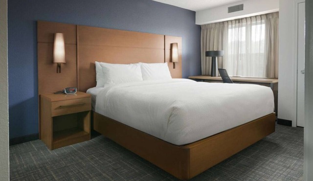 Affordability Meets Comfort! Outdoor Pool & FREE Parking! Near Modern Art Museum