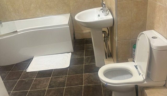 Affordable riverside rooms & incredible farm-to-fork food- Early breakfast