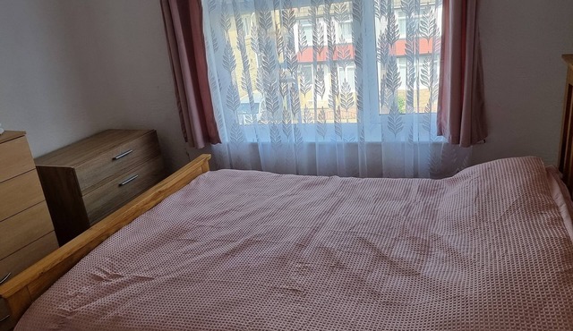 Affordable 2-Bed house for Rent Near Bradford City Center – Budget Accommodation