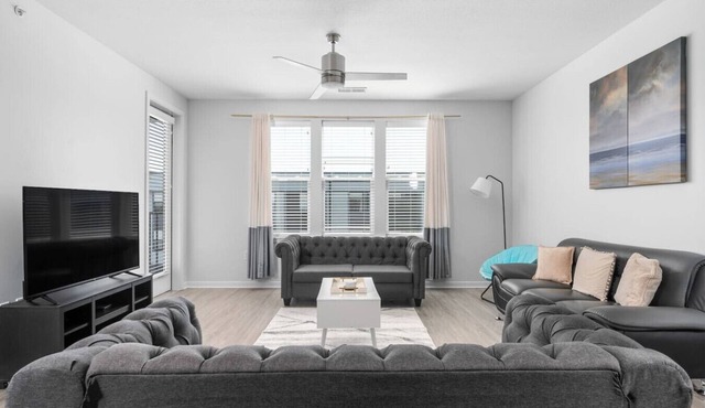 Affordable 2-Bedroom Fishers *Pool View*