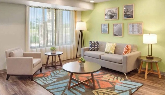 Affordable 2-Queen Room w/Kitchenette- Stay Near It All