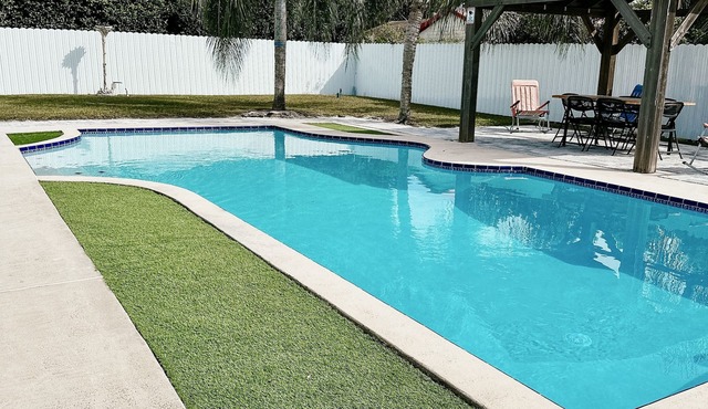 Affordable 3 Bedroom Home W/Private Pool. Minutes from Orlando's theme parks