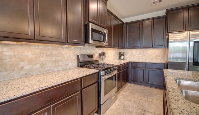 Affordable 3-Bedroom Townhouse With Backyard ~ Double Story (Pet Friendly!)