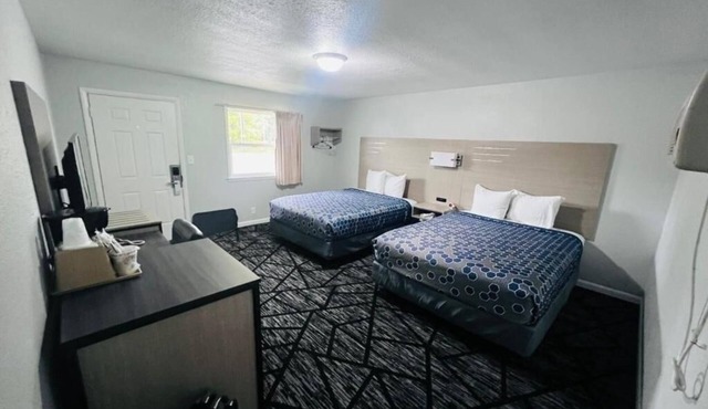 Affordable 3-Room Stay Near William Penn University & Hotspots